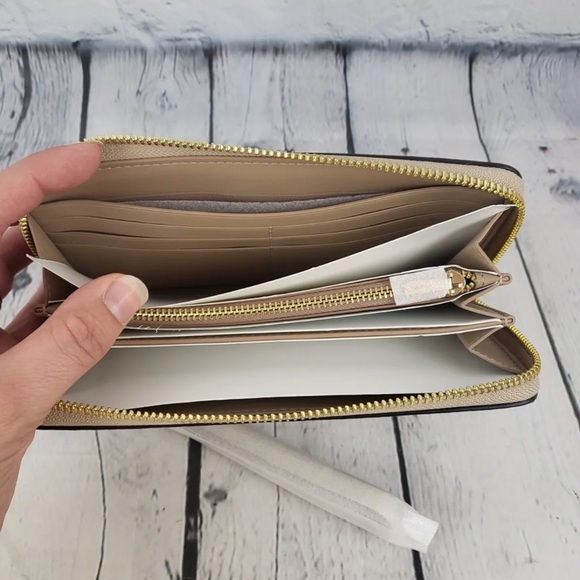 Coach Long Zip Around Wallet In Signature Canvas With Nostalgic Ditsy Print - Picture 3 of 6